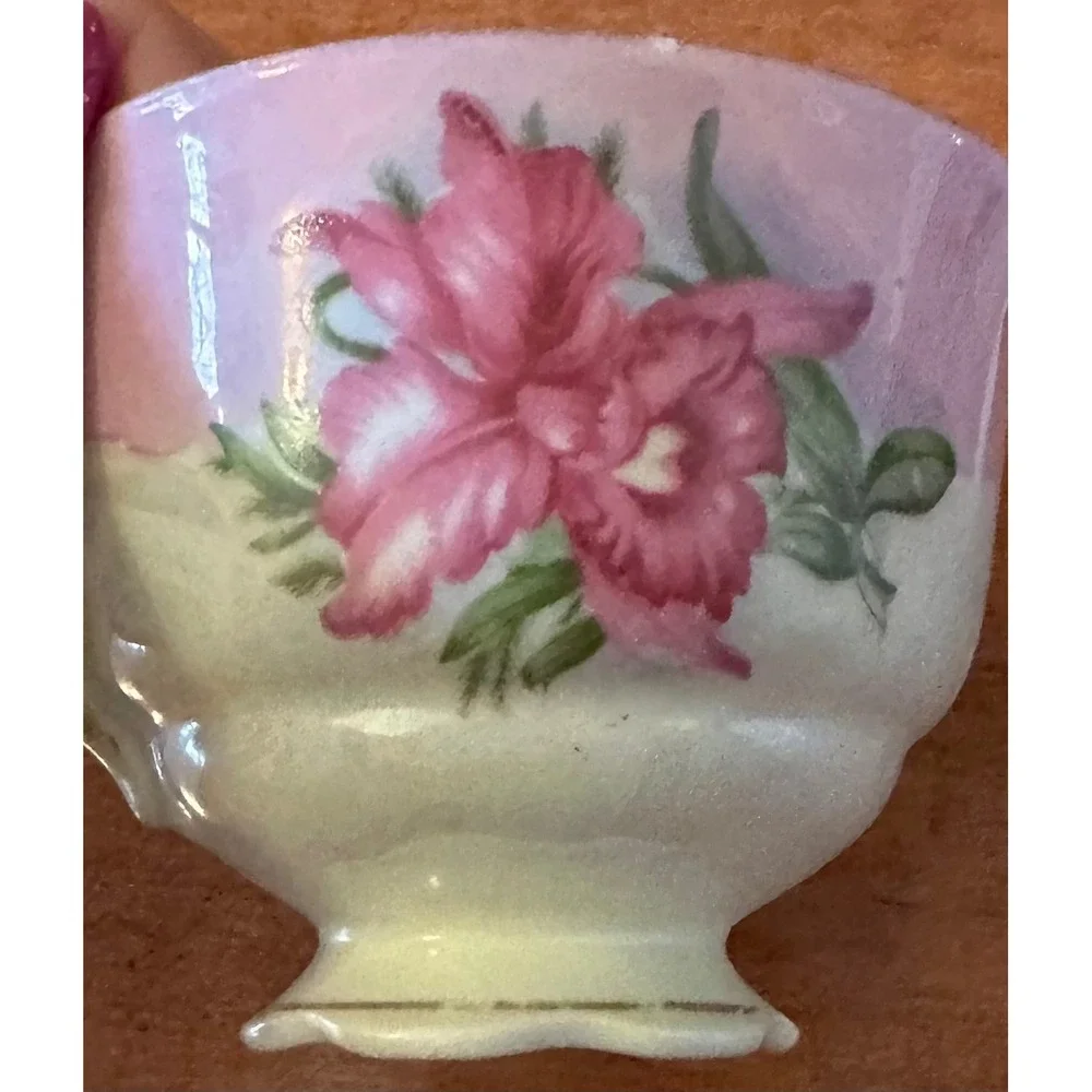 Vintage Set of 2 Japanese Teacups Pink Floral Iridescent Gold Trim‎